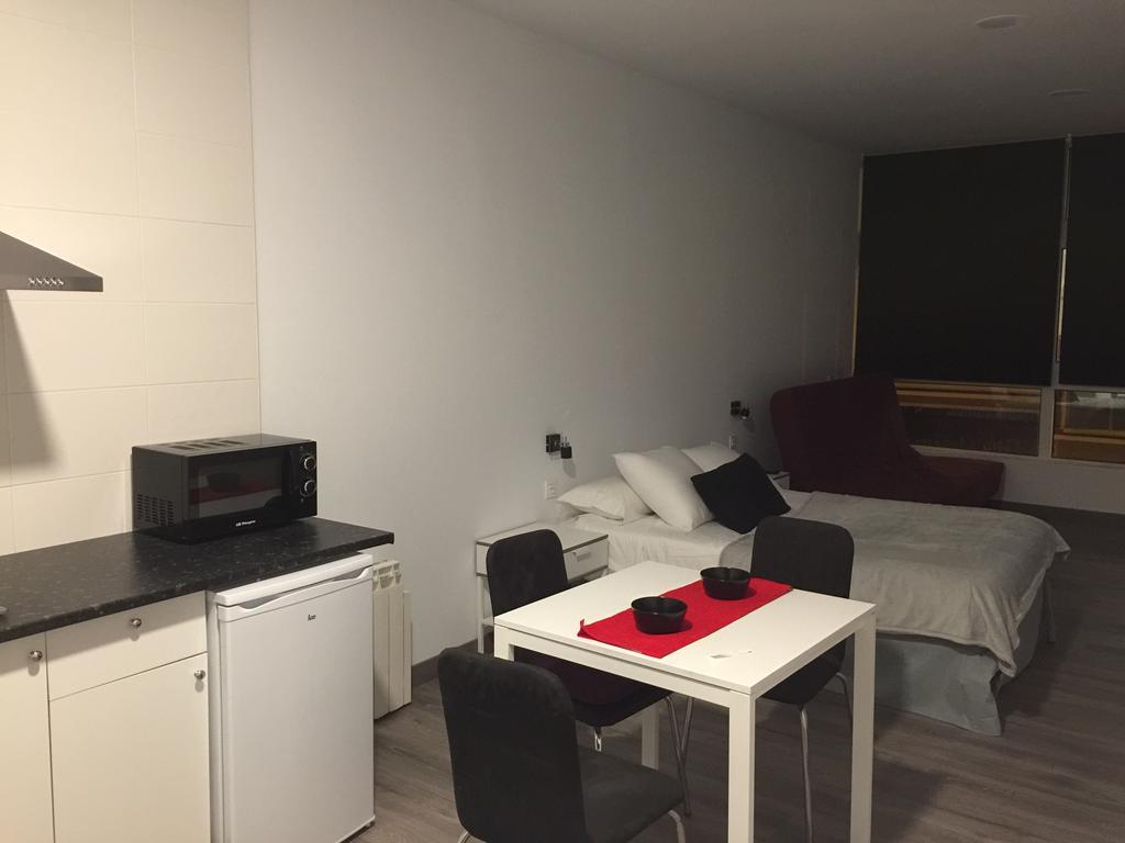 Room And Kitchen Bilbao Luaran gambar